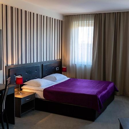סלאבונסקי ברוד Art Hotel מראה חיצוני תמונה
