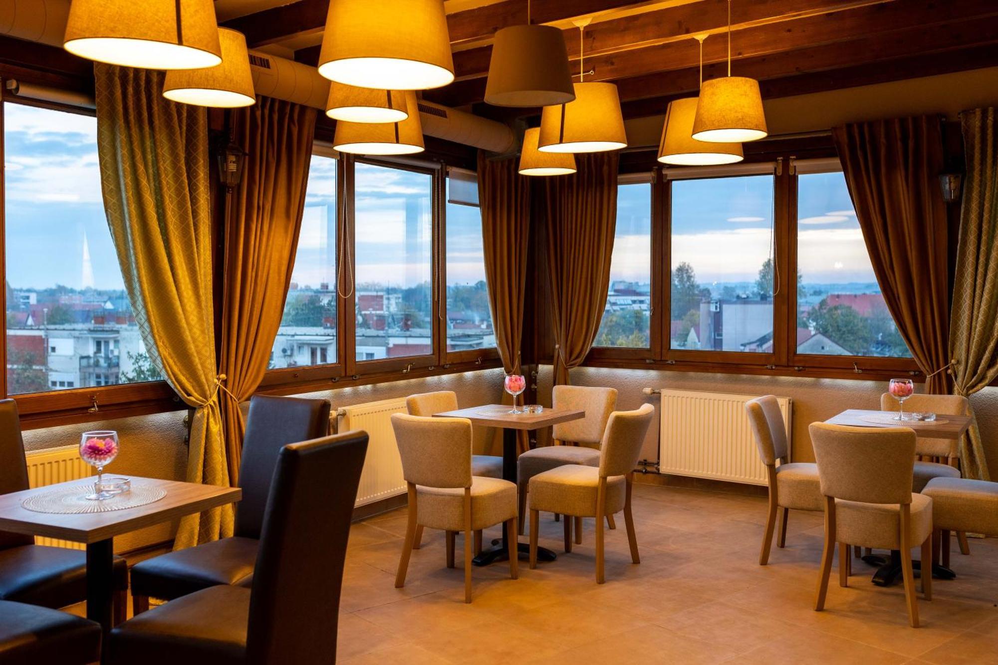 סלאבונסקי ברוד Art Hotel מראה חיצוני תמונה