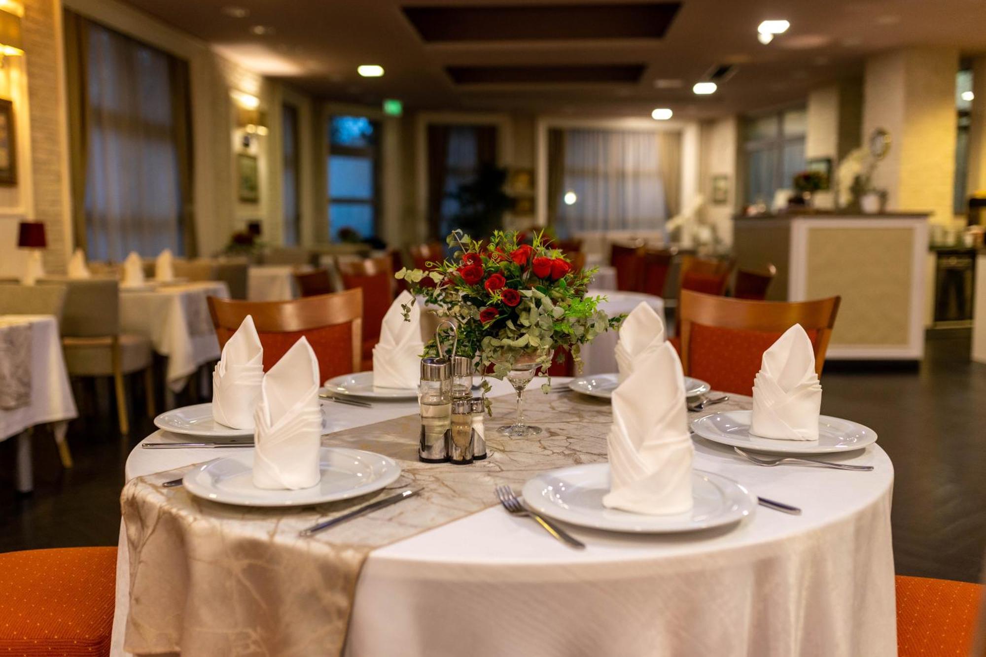 סלאבונסקי ברוד Art Hotel מראה חיצוני תמונה