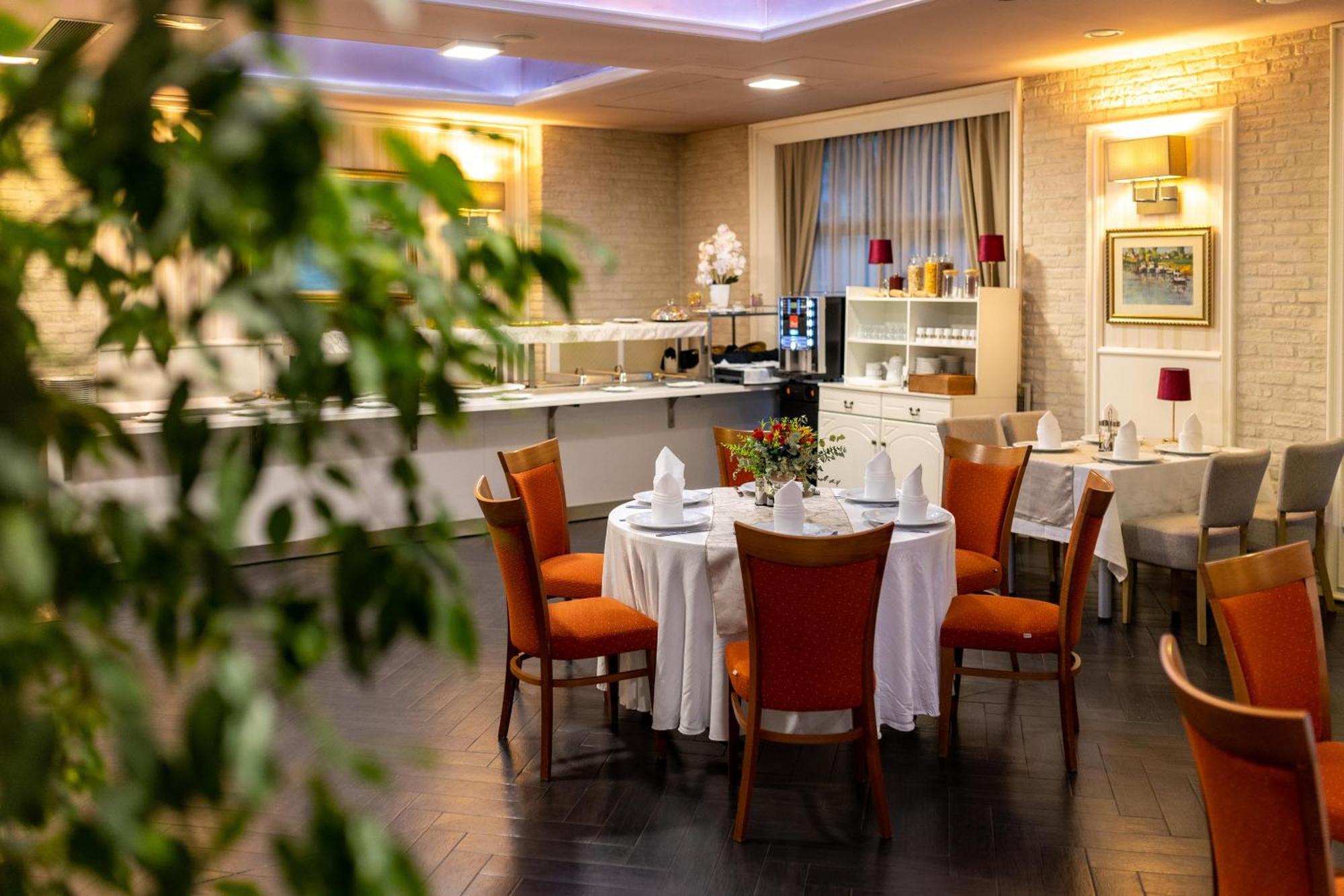 סלאבונסקי ברוד Art Hotel מראה חיצוני תמונה