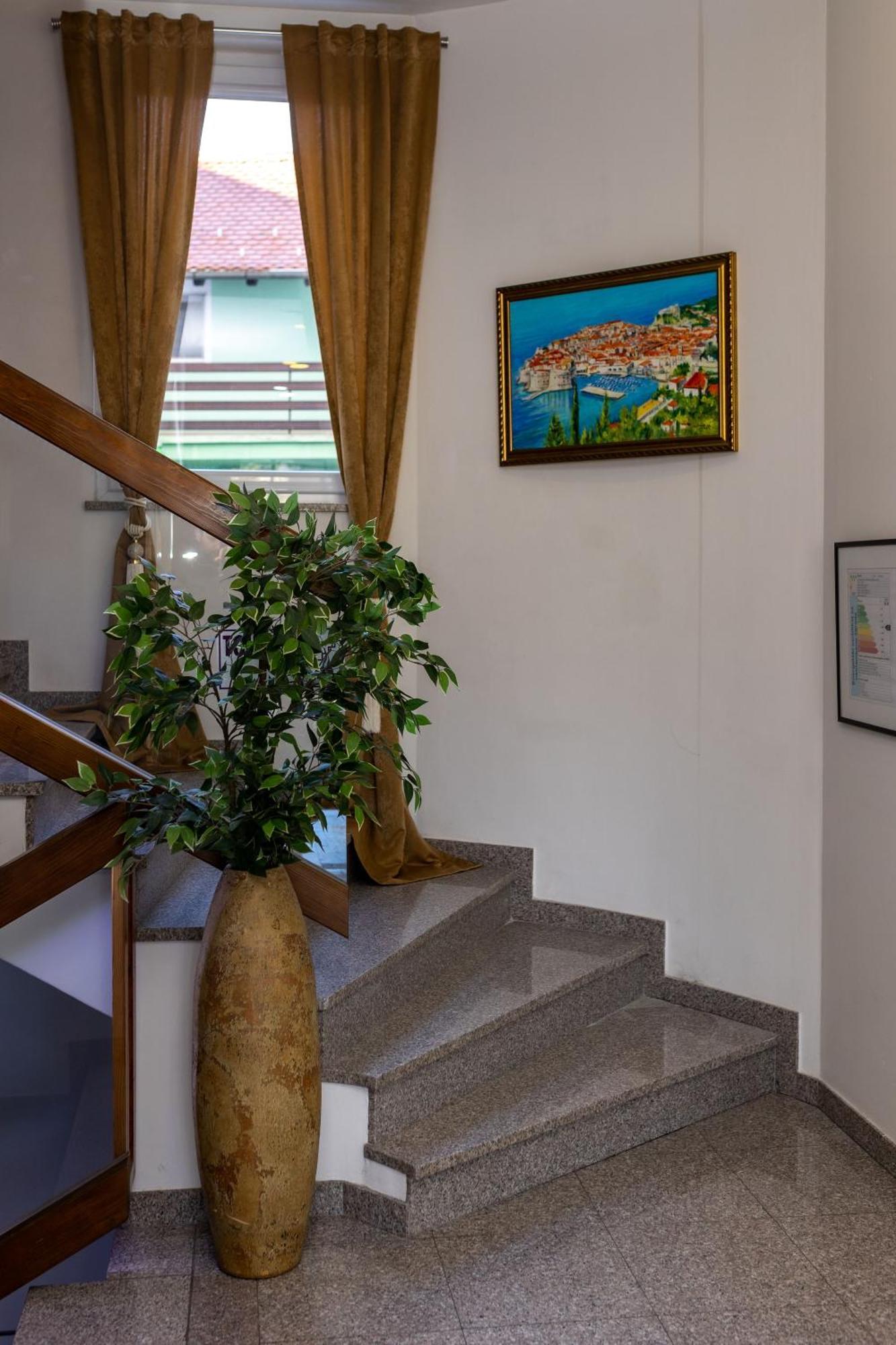 סלאבונסקי ברוד Art Hotel מראה חיצוני תמונה