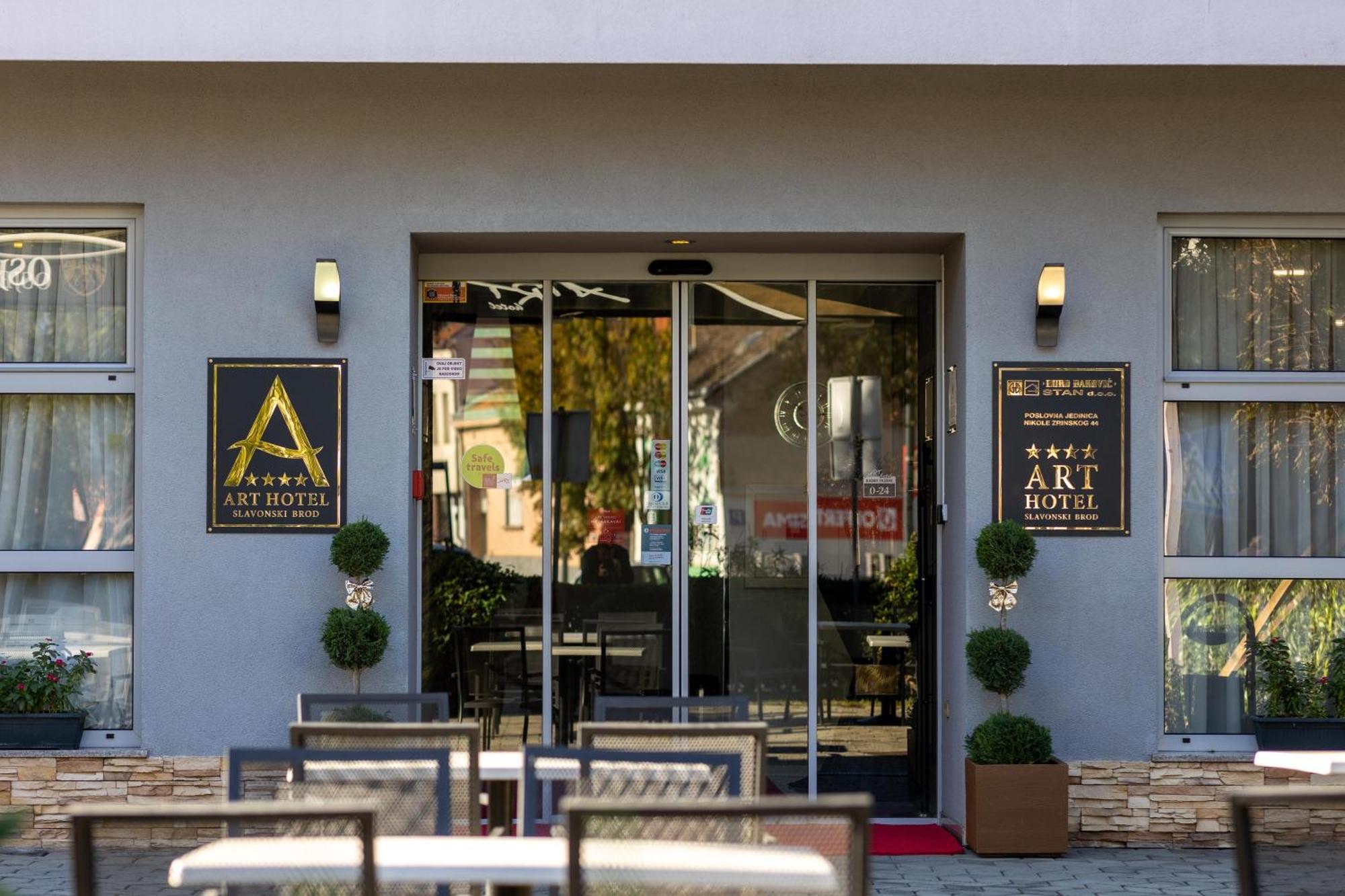 סלאבונסקי ברוד Art Hotel מראה חיצוני תמונה