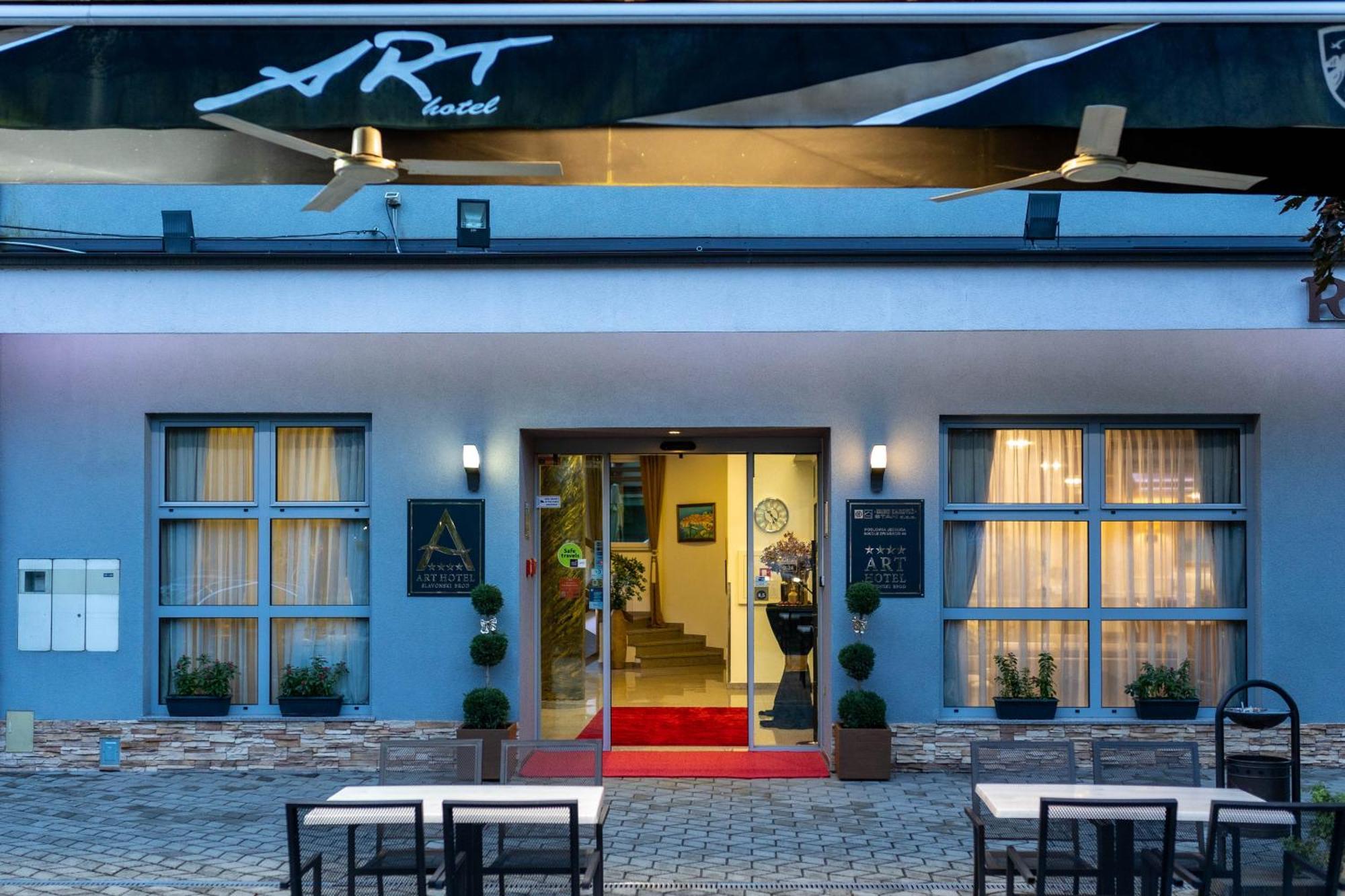 סלאבונסקי ברוד Art Hotel מראה חיצוני תמונה