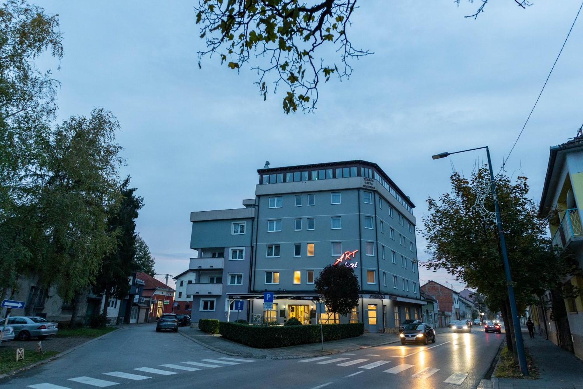 סלאבונסקי ברוד Art Hotel מראה חיצוני תמונה